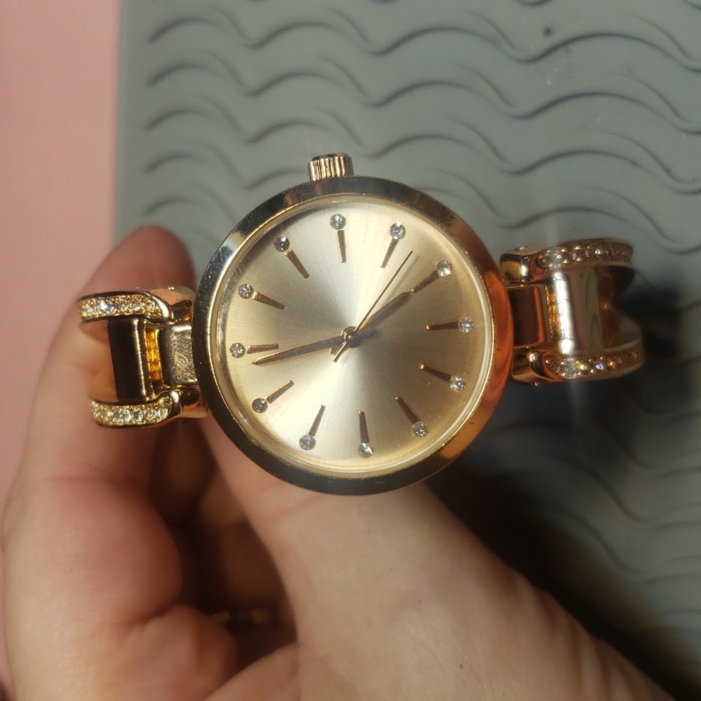 Watch - Picture 2 of 4